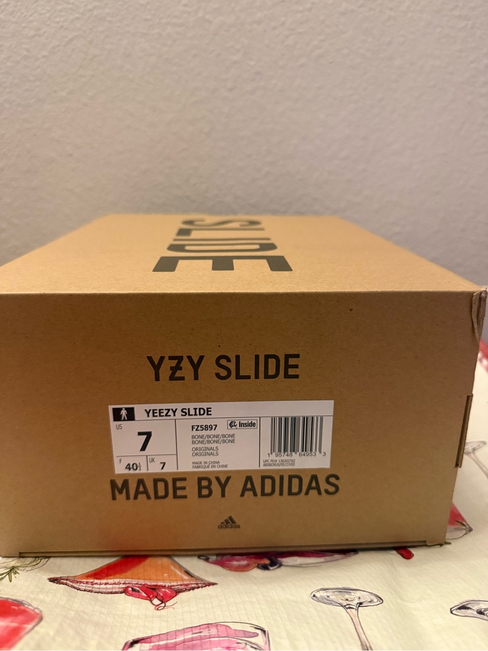 adidas YZY Slide Kids Sandals in Bone/Tan
